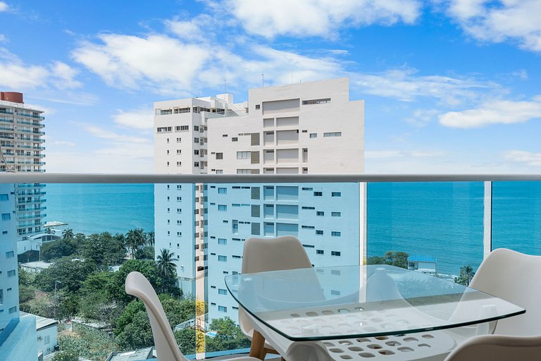 3 BDRM Seaview Luxury Modern Apt Salguero