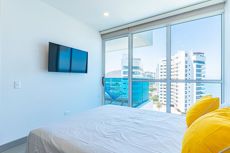 3 BDRM Imposing Ocen View, Beach Acces & Pool