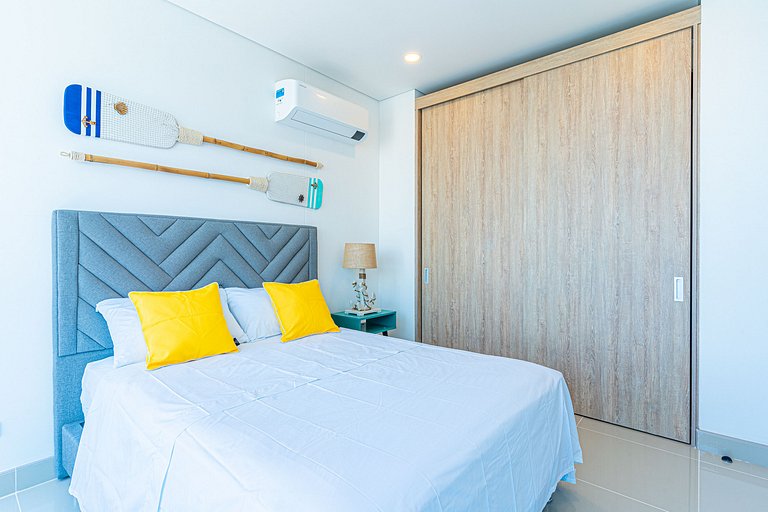 3 BDRM Imposing Ocen View, Beach Acces & Pool