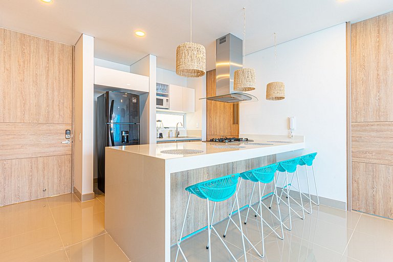 3 BDRM Imposing Ocen View, Beach Acces & Pool