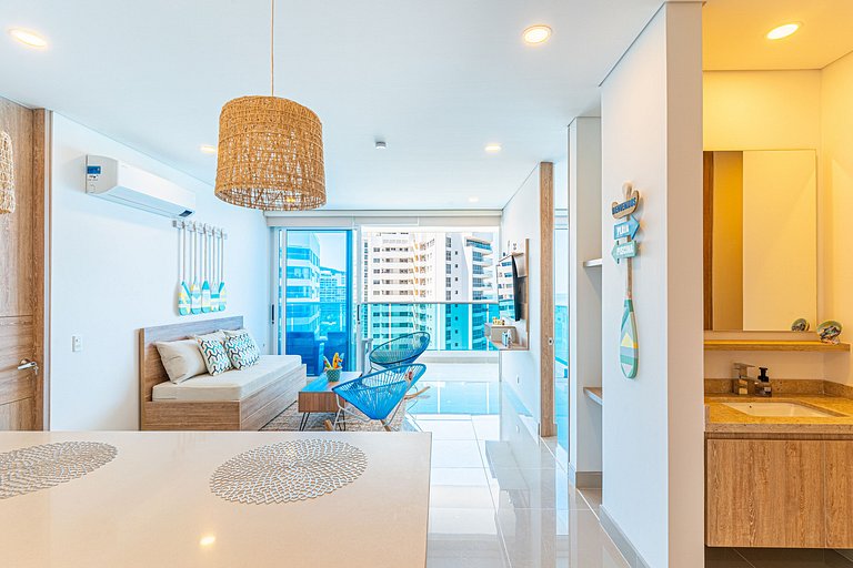 3 BDRM Imposing Ocen View, Beach Acces & Pool
