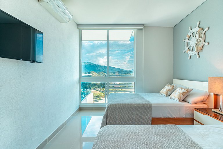 Luxury Wide Condo Salguero 2BRD Pool & Beach Club
