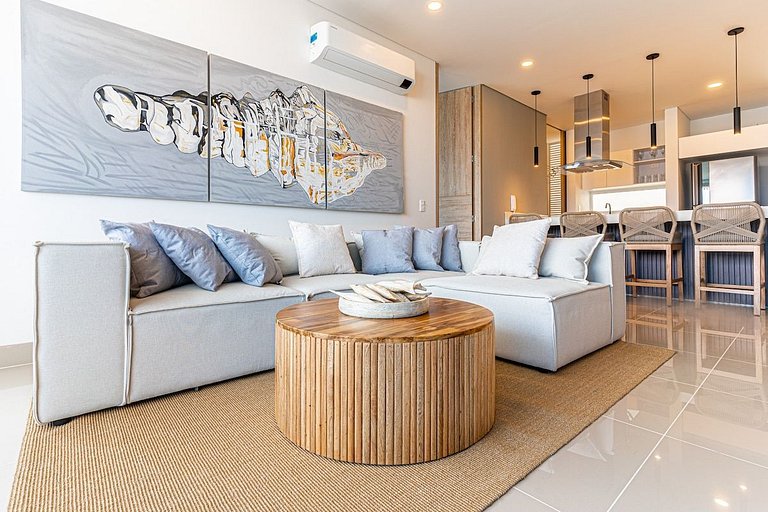 3 BDRM Luxury Modern Apt Salguero, Pool-Beach Club