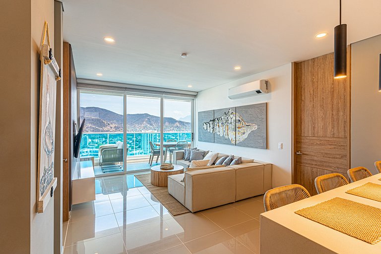 3 BDRM Luxury Modern Apt Salguero, Pool-Beach Club