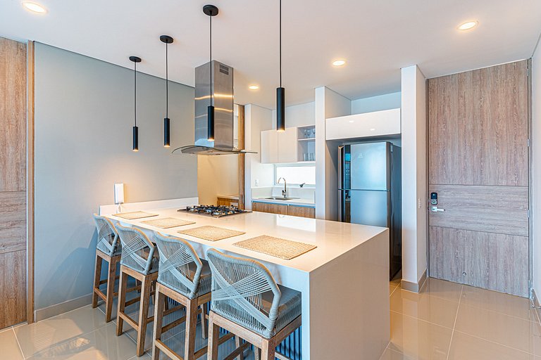 3 BDRM Luxury Modern Apt Salguero, Pool-Beach Club
