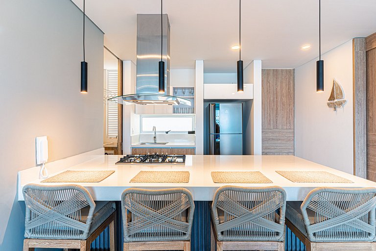 3 BDRM Luxury Modern Apt Salguero, Pool-Beach Club