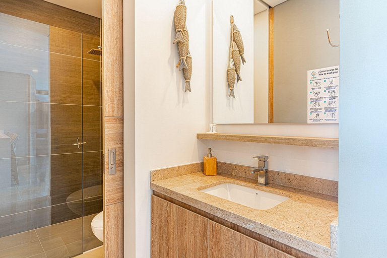 3 BDRM Luxury Modern Apt Salguero, Pool-Beach Club