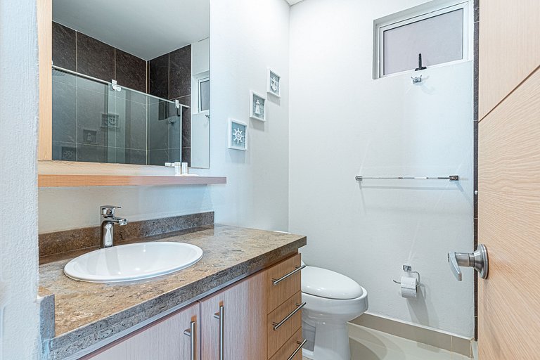 Lovely 2 BRD Wide Apartment Salguero, Pool & Beach