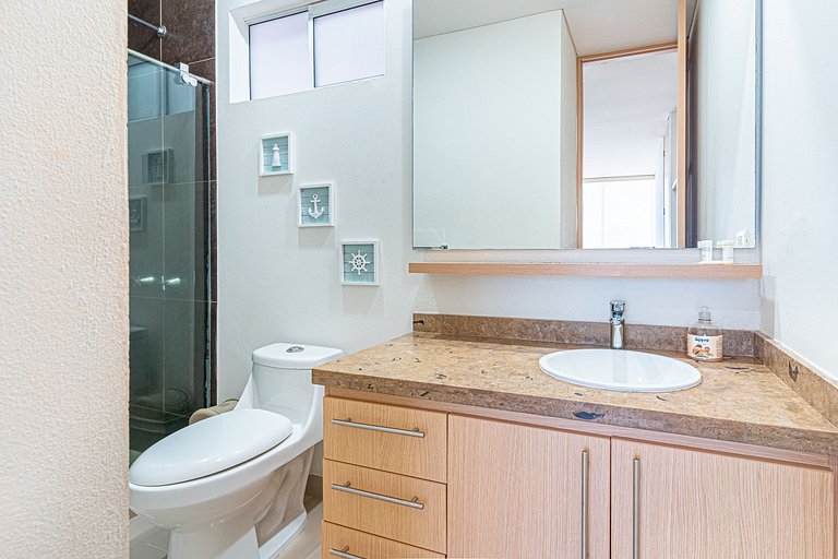 Lovely 2 BRD Wide Apartment Salguero, Pool & Beach
