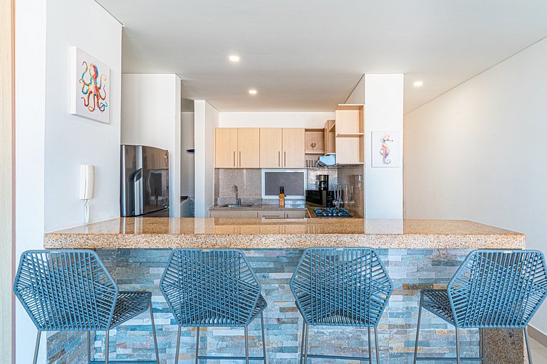 Lovely 2 BRD Wide Apartment Salguero, Pool & Beach