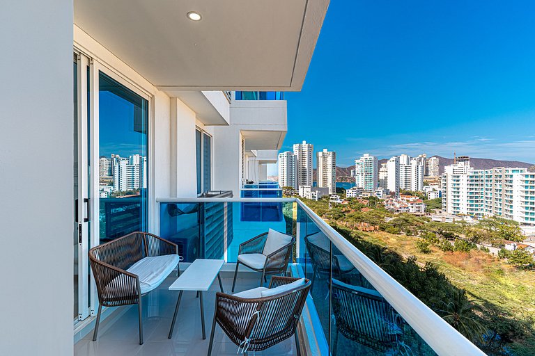 Lovely 2 BRD Wide Apartment Salguero, Pool & Beach
