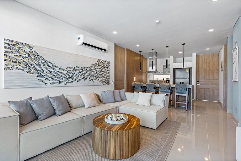 3 BDRM Luxury Dream Apt Salguero,Pool & Beach Club