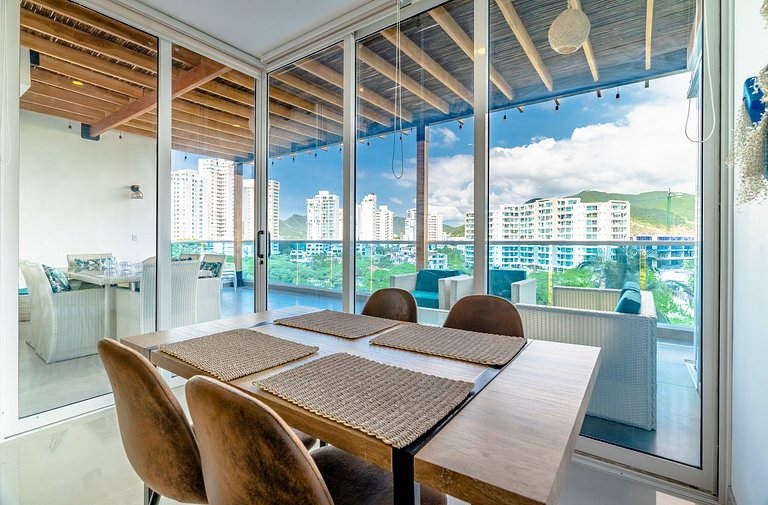 2 BDR Condo With Spectacular Terrace, Beach & Pool