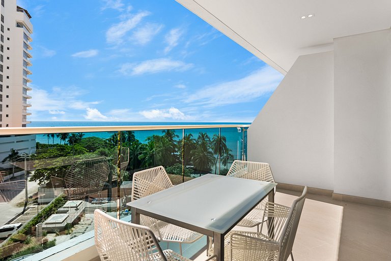 Sea View Suite Salguero Top Amenities & Beach Club