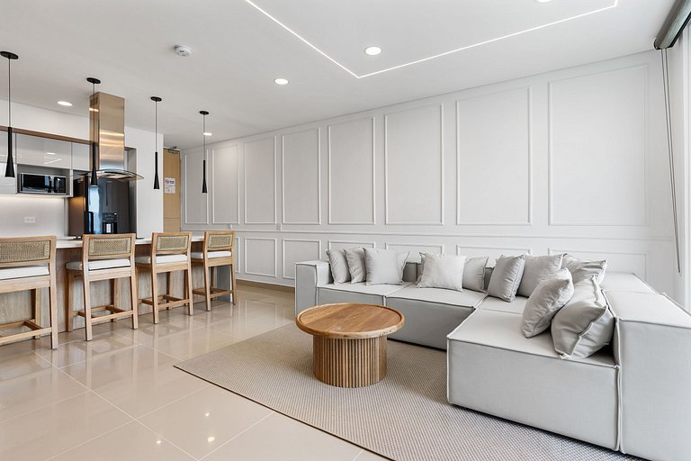All New 3BRD Wide Condo Salguero Pool & Beach Club