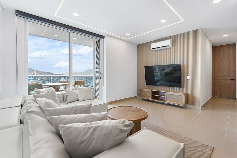 All New 3BRD Wide Condo Salguero Pool & Beach Club