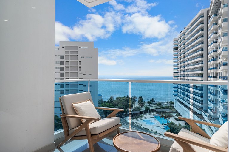 Sea View Luxury Apt 2BR, Beach Club & Pool-Jacuzzi