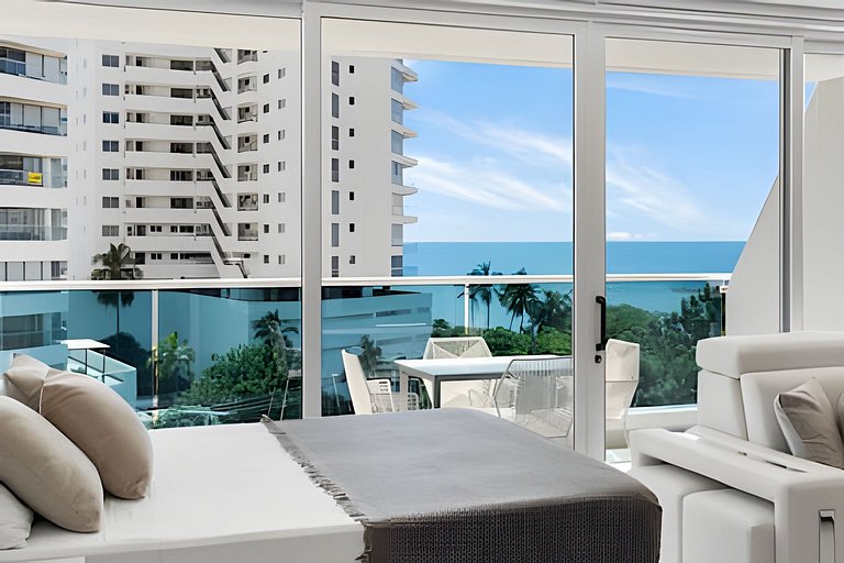 Sea View Suite Salguero Top Amenities & Beach Club